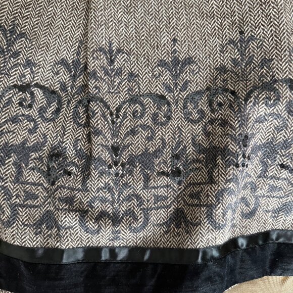 Ann Taylor Loft Petite 6P Wool Blend Herringbone Skirt With Embroidery & Sequin - Picture 6 of 9